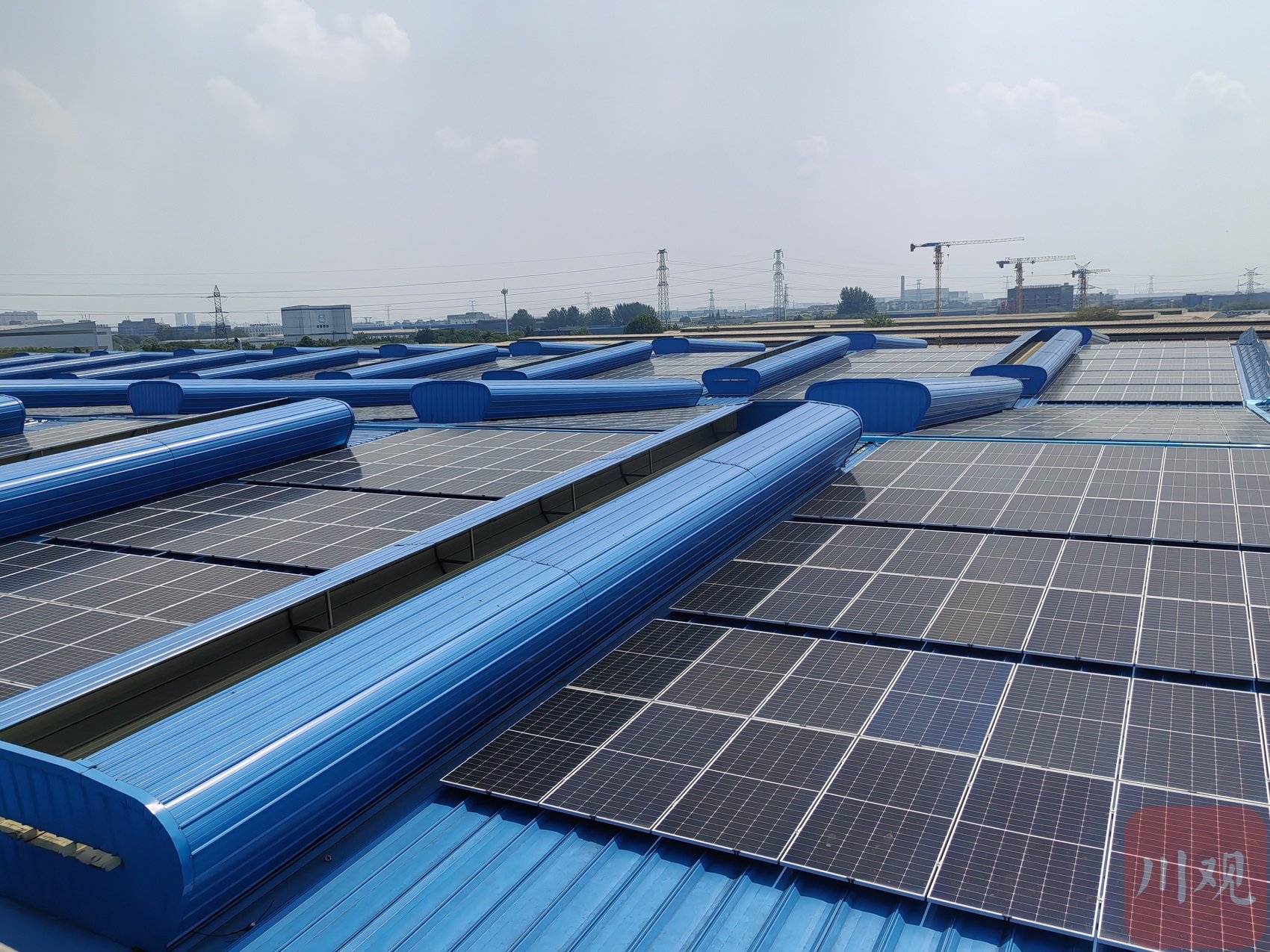 廠房頂上的陽光銀行 分布式光伏發電如何點亮綠色未來